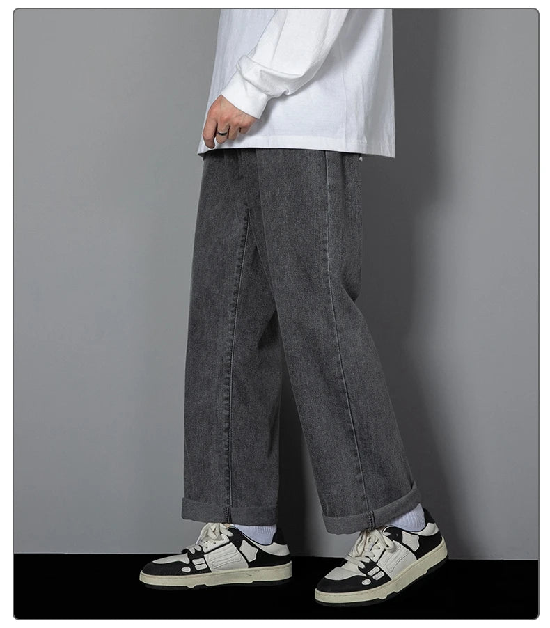 Men’s Relaxed Straight-Leg Jeans
