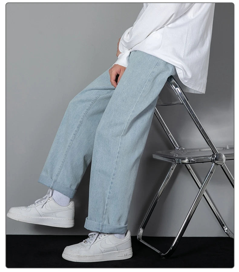 Men’s Relaxed Straight-Leg Jeans