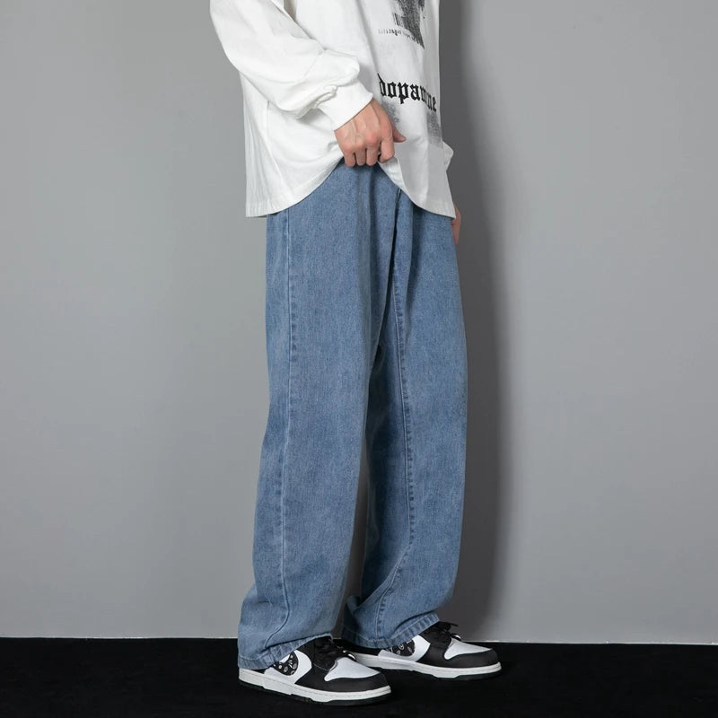Men’s Relaxed Straight-Leg Jeans