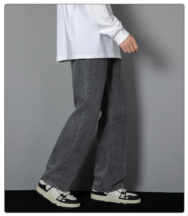 Men’s Relaxed Straight-Leg Jeans