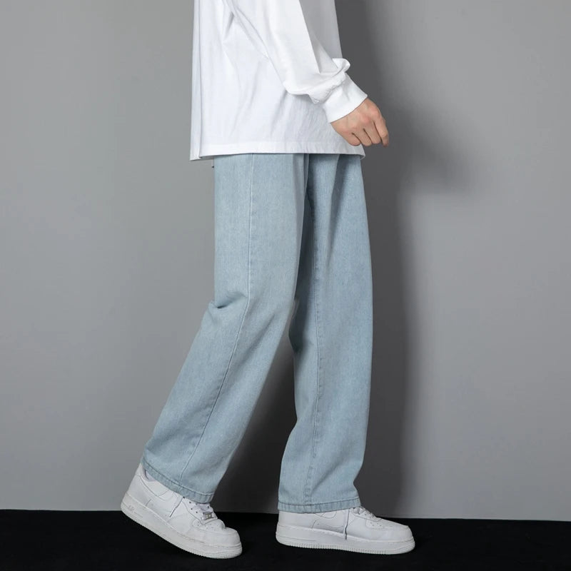 Men’s Relaxed Straight-Leg Jeans