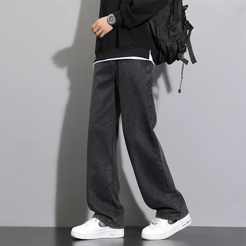Men’s Relaxed Straight-Leg Jeans