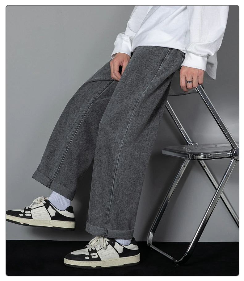Men’s Relaxed Straight-Leg Jeans