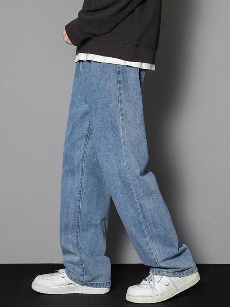 Men’s Relaxed Straight-Leg Jeans