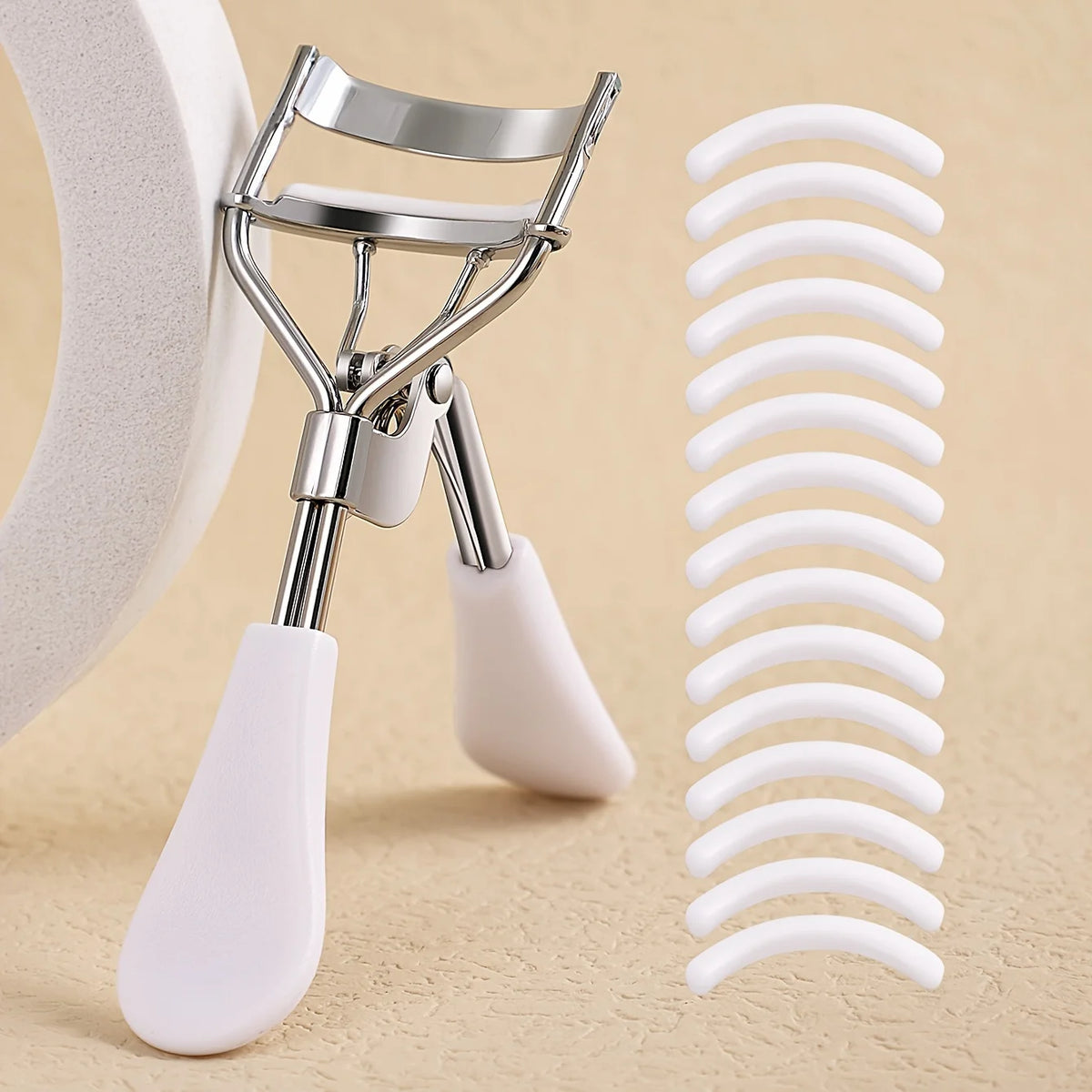 Ladies' Eyelash Curler, Flexible And Controllable Styling