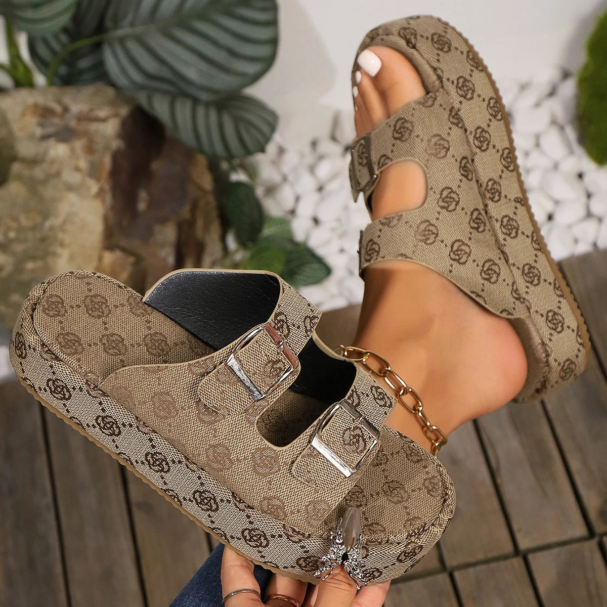 Women's Slippers  Hot Summer Fashion Women's Sandals Platform Woman Slippers Banquet Party Beach Sandals Slides Women