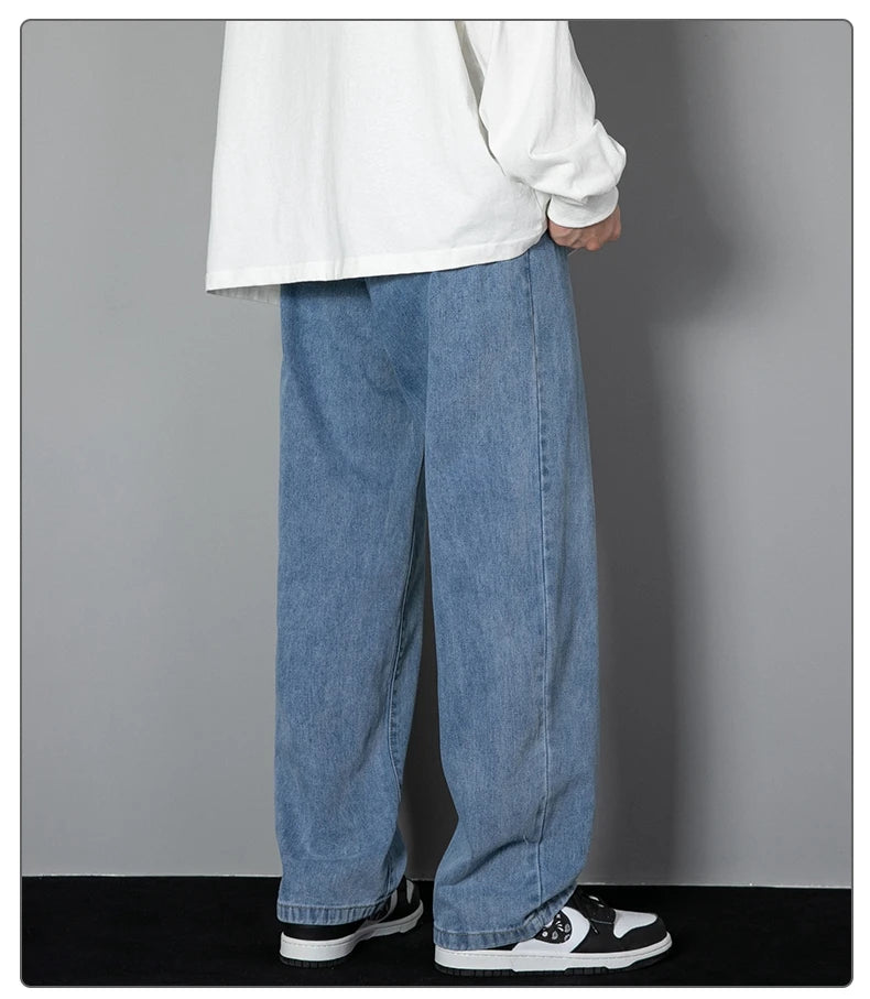 Men’s Relaxed Straight-Leg Jeans