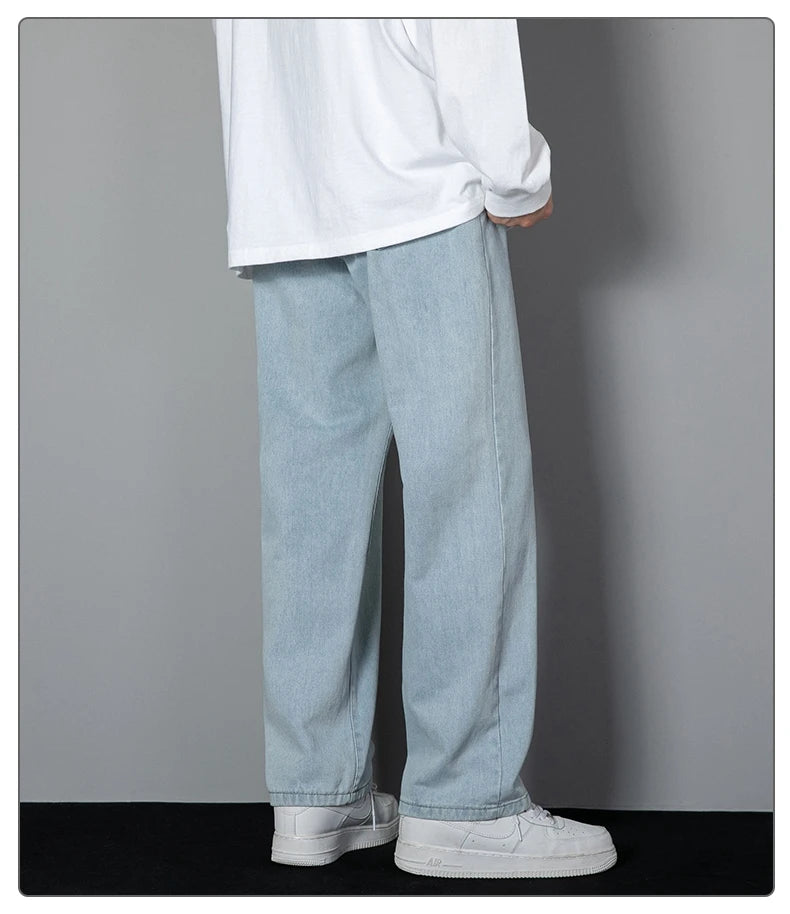 Men’s Relaxed Straight-Leg Jeans